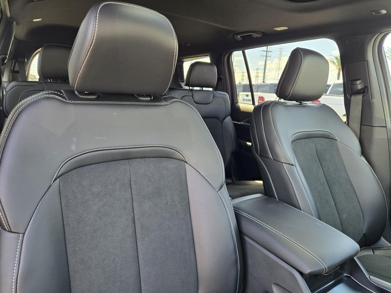 New 2026 Jeep Grand Cherokee L Laredo Altitude 4x4