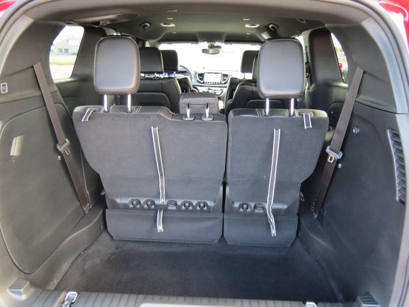 New 2026 Chrysler Pacifica SelectImage 29