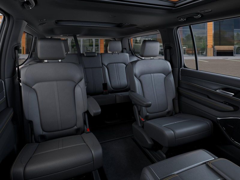 2026 Jeep Grand Wagoneer 85th Anniversary Edition 4x4Image 15
