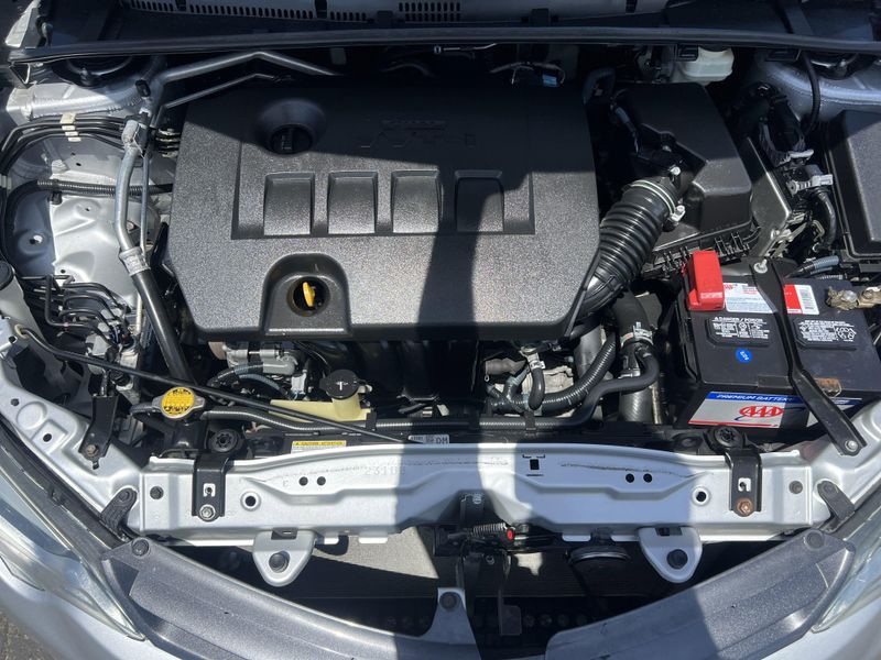 2015 Toyota Corolla LEImage 25