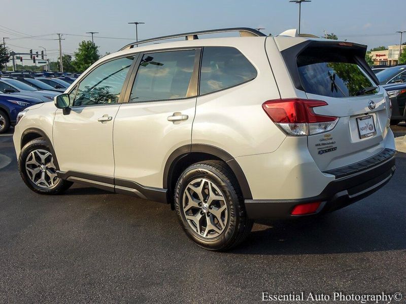 2021 Subaru Forester Premium photo 7