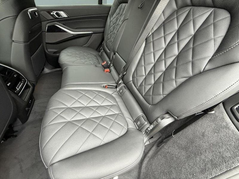 2026 BMW X7 xDrive40iImage 28
