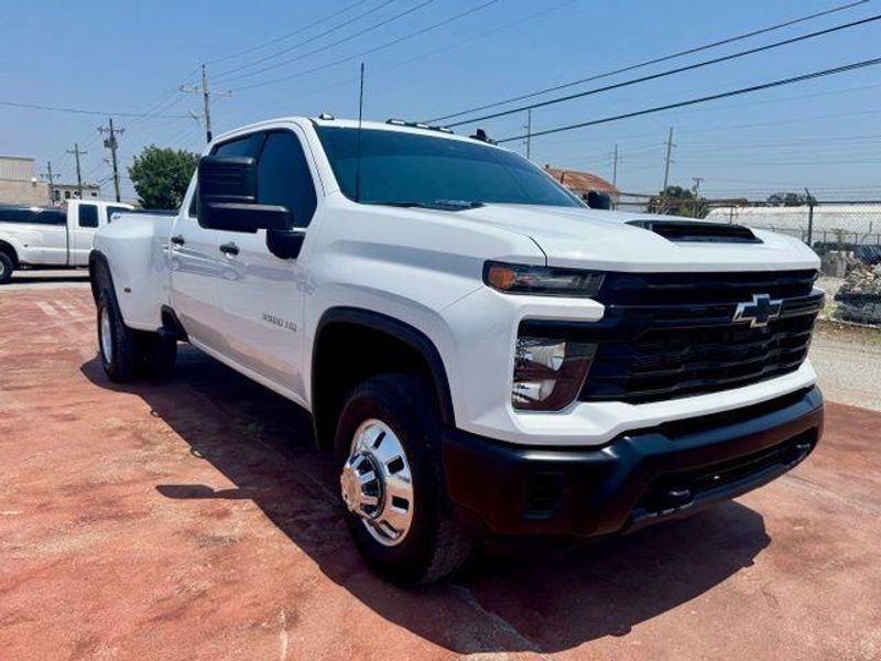 Used 2025 Chevrolet Silverado 3500HD Image 3