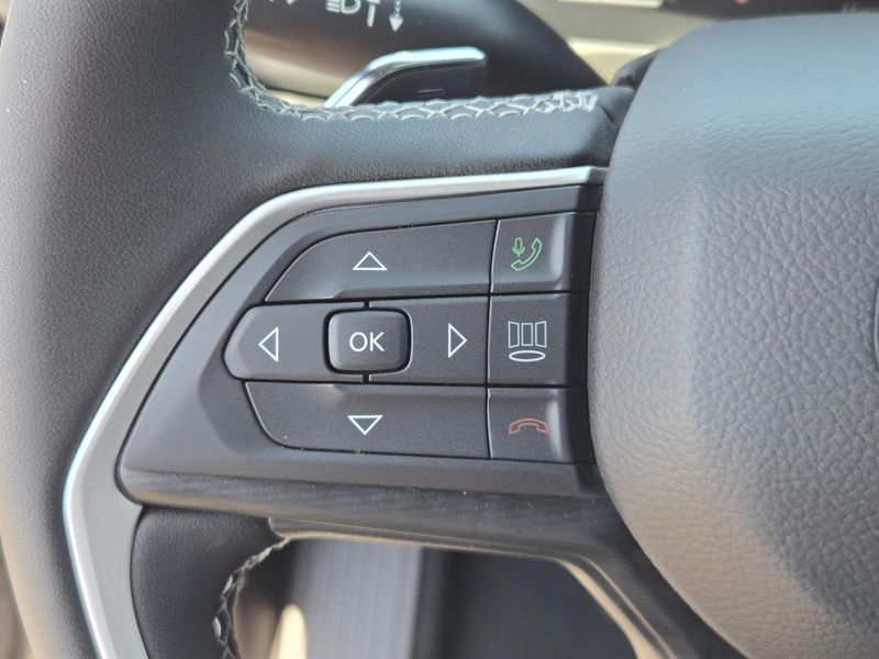 New 2026 Jeep Grand Cherokee L Laredo 4x2