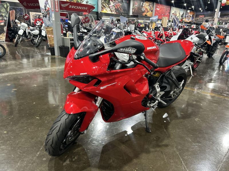 Used 2024 Ducati SUPERSPORT 950 Image 18