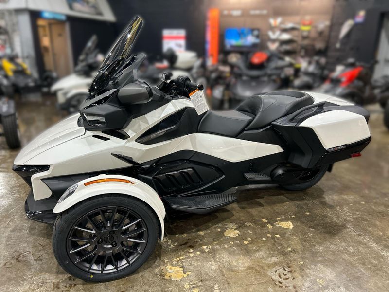 New 2026 Can-Am SPYDER RT (SE6) Image 20