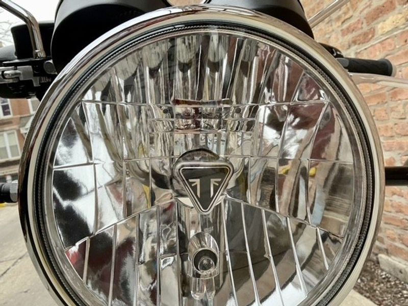 2023 Triumph Bonneville T100Image 6