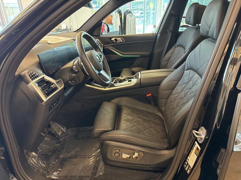 2025 BMW X5 xDrive40i M PACKAGE