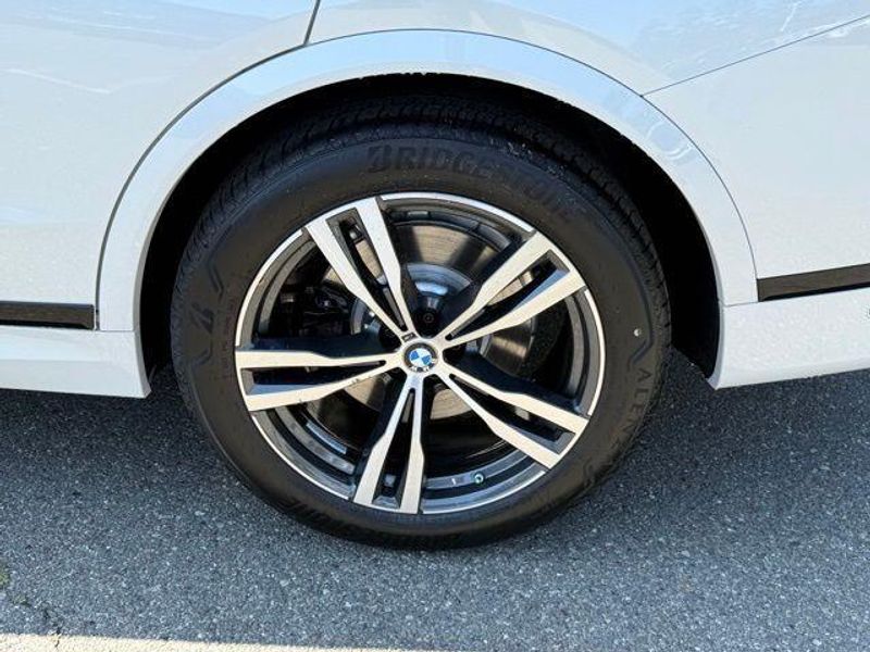 New 2026 BMW X7 xDrive40iImage 14