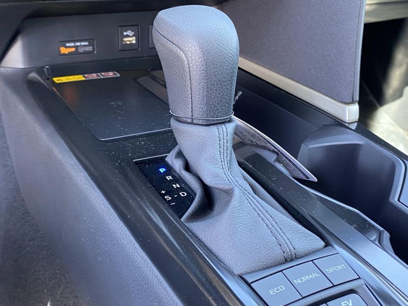 2025 Toyota Camry LEImage 18