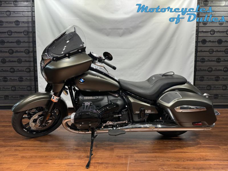 2023 BMW R 18 B in a Manhattan Metallic Matte exterior color. Motorcycles of Dulles 571.934.4450 motorcyclesofdulles.com 