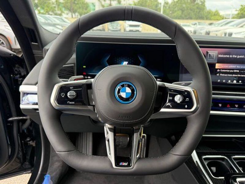 New 2026 BMW i7 xDrive60Image 19
