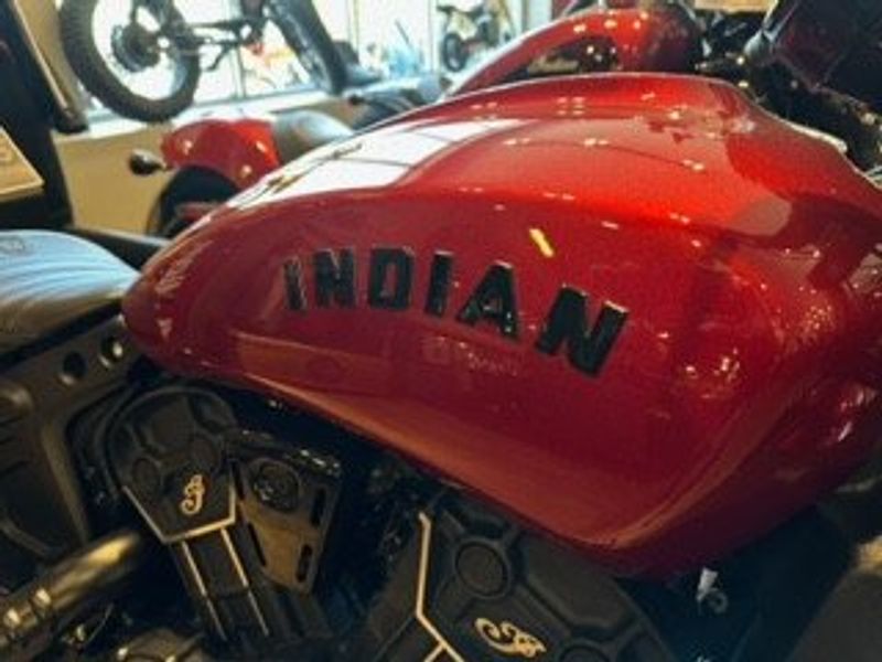 2024 Indian Motorcycle Scout Bobber SixtyImage 3