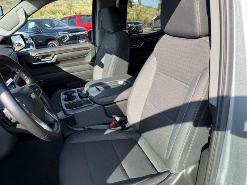 2023 Chevrolet Silverado 1500 LT photo 22