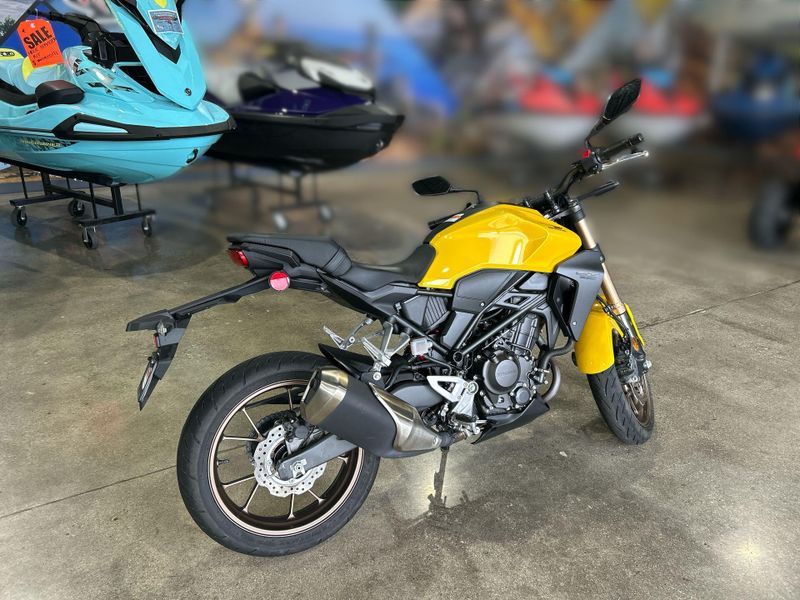 Used 2024 Honda CB300R ABS Image 12