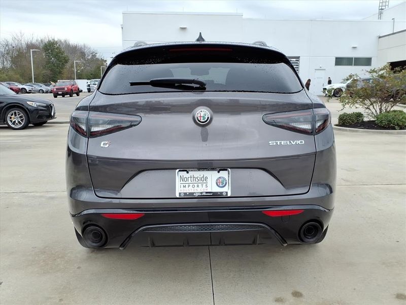 New 2025 Alfa Romeo Stelvio VeloceImage 8