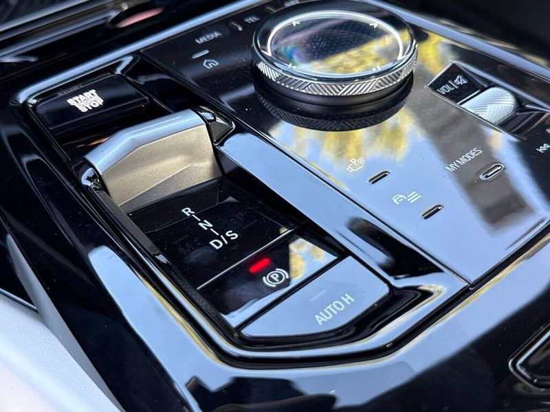 New 2027 BMW 5 Series 530iImage 23