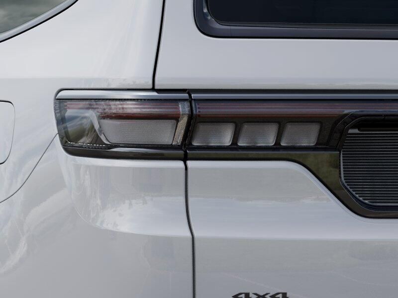 2026 Jeep Grand Wagoneer Limited Reserve 4x4Image 35