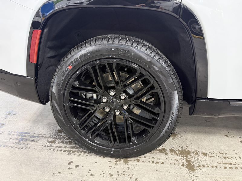 2026 Jeep Grand Wagoneer Limited Reserve 4x4Image 9