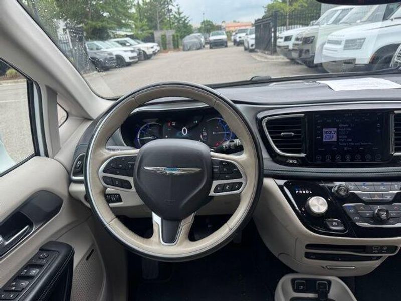 2018 Chrysler Pacifica Hybrid Limited