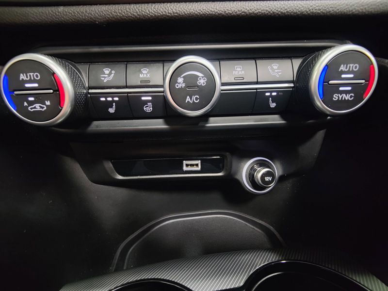 Used 2024 Alfa Romeo Giulia Ti AWD w/Sunroof/NavImage 21