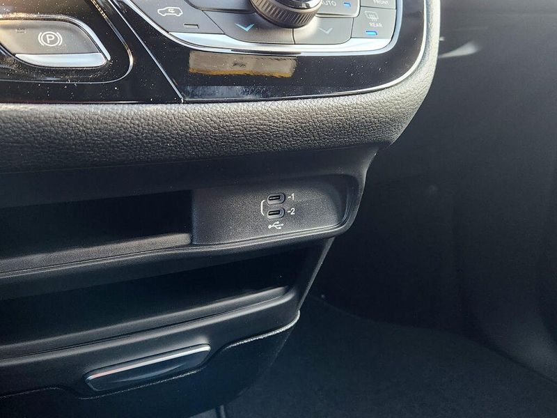 New 2026 Chrysler Pacifica Select