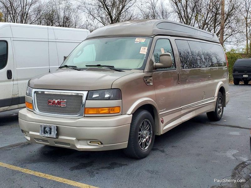 2017 GMC Savana 2500 Image 2