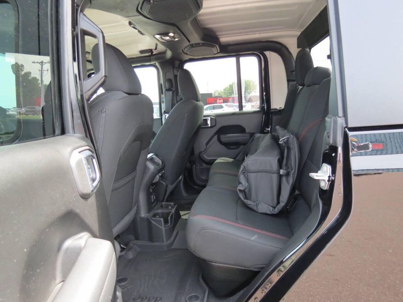 Used 2023 Jeep Gladiator Rubicon 4x4 4dr Crew Cab 5.0 ft. SBImage 24