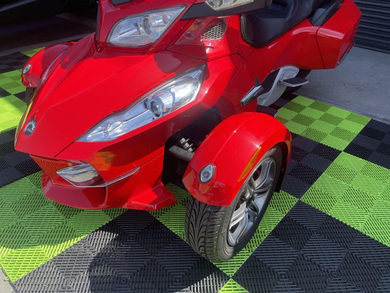Used 2012 Can-Am RD SPYDER RT-S 991 Image 15