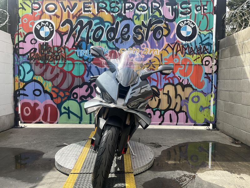 2025 BMW S 1000 RR Image 7