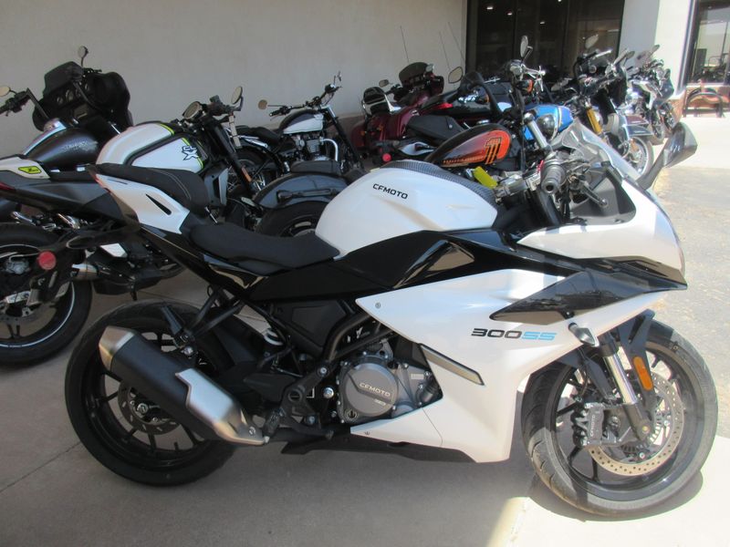 USED 2025 CFMOTO 300SS CF300-5US Image 2