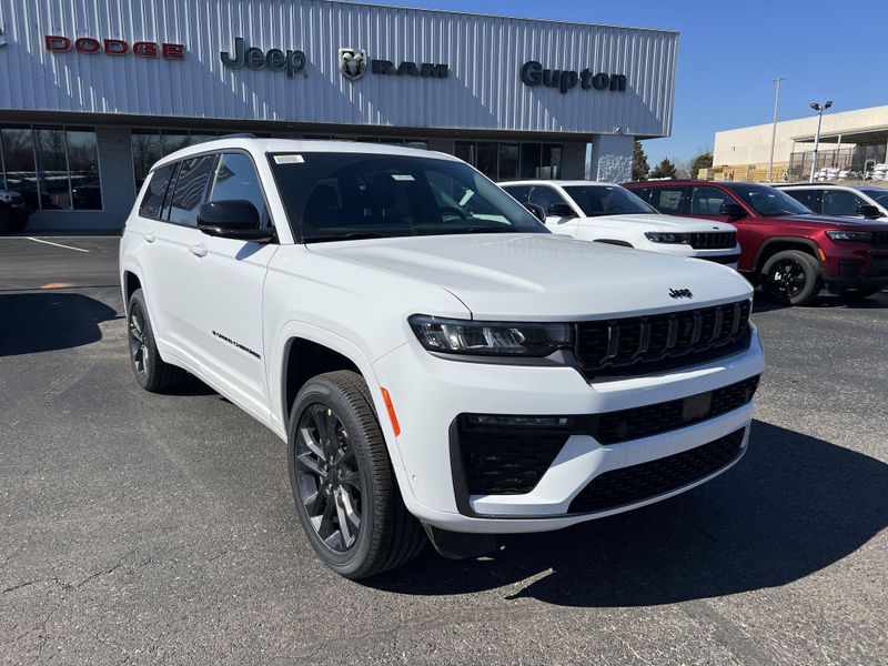 New 2026 Jeep Grand Cherokee L Limited Reserve 4x4Image 3
