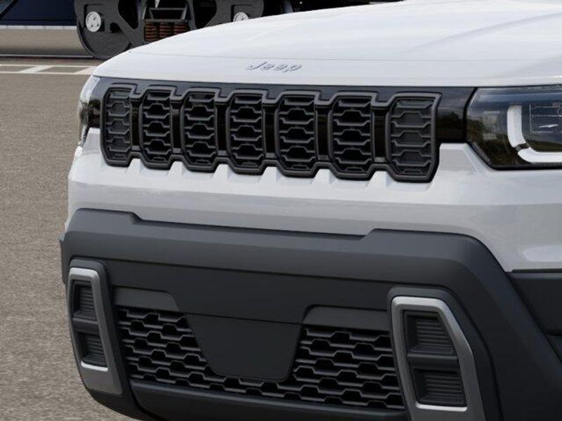 New 2026 Jeep Cherokee Laredo 4x4Image 11