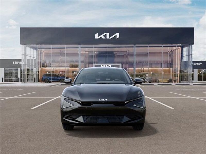 2025 Kia EV6 LightImage 2