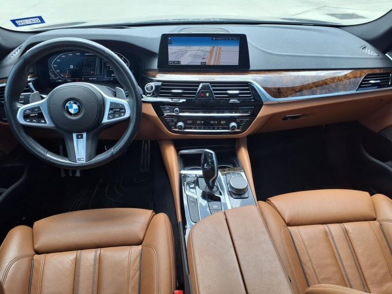 2020 BMW 5 Series M550i xDriveImage 2