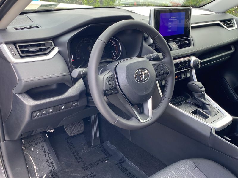 2025 Toyota RAV4 XLEImage 13