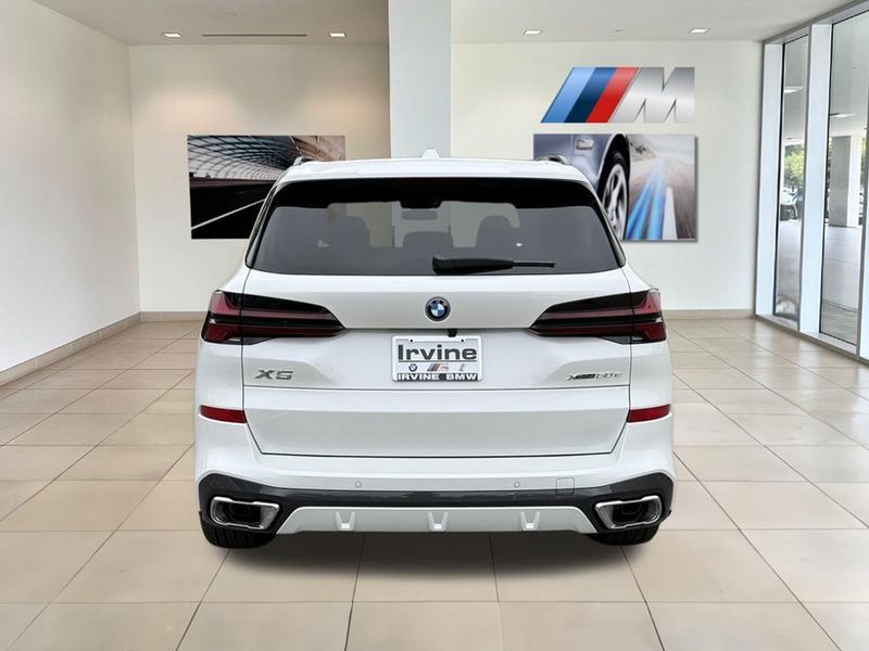 2026 BMW X5 xDrive50eImage 7
