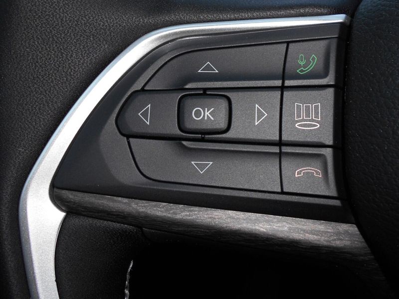 New 2025 Jeep Grand Cherokee Limited 4x4Image 21