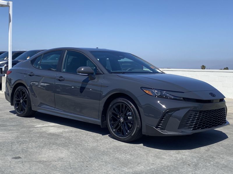 2025 Toyota Camry SEImage 2