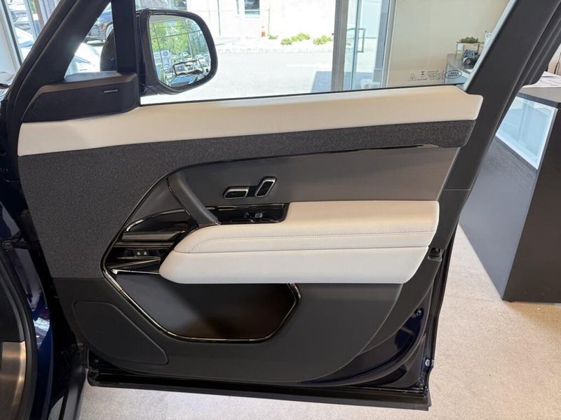 2023 Land Rover Range Rover Sport SE