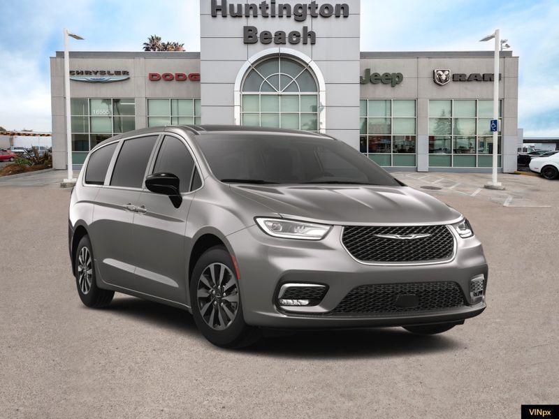 2024 Chrysler Pacifica Hybrid SelectImage 16