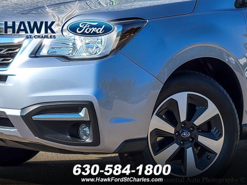 2017 Subaru Forester 2.5i Premium photo 2