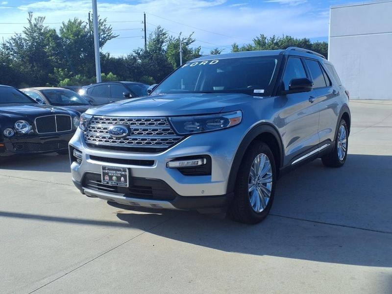 2022 Ford Explorer LimitedImage 8