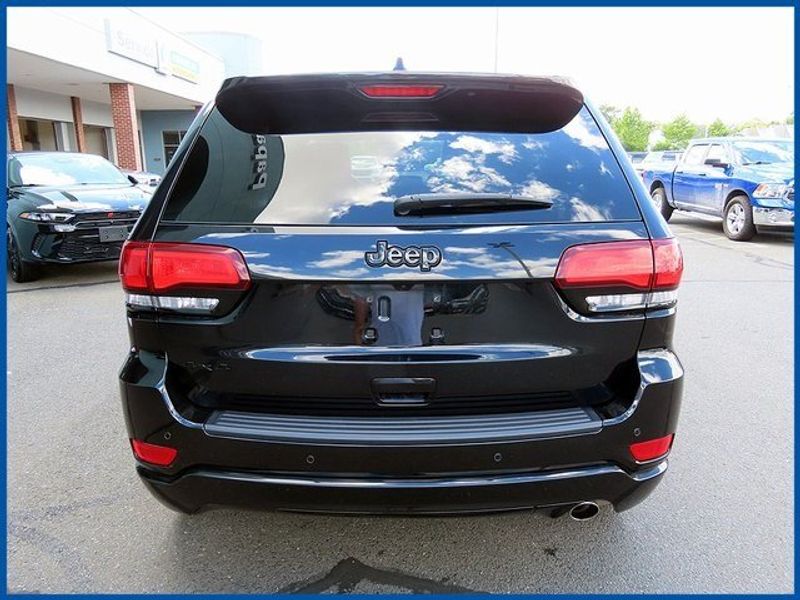 2021 Jeep Grand Cherokee Laredo XImage 6