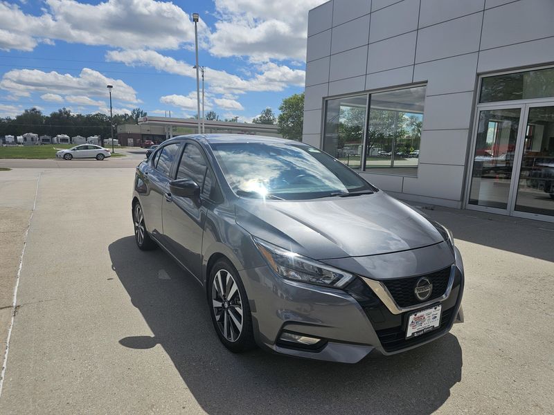 2020 Nissan Versa SRImage 2