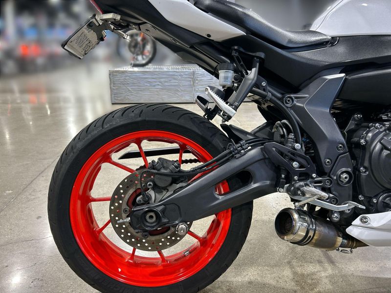 2023 Yamaha YZF-R7 Image 16