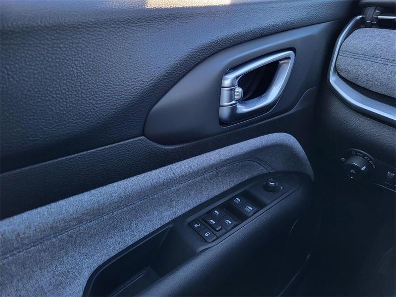 2025 Jeep Compass Latitude 4x4Image 23