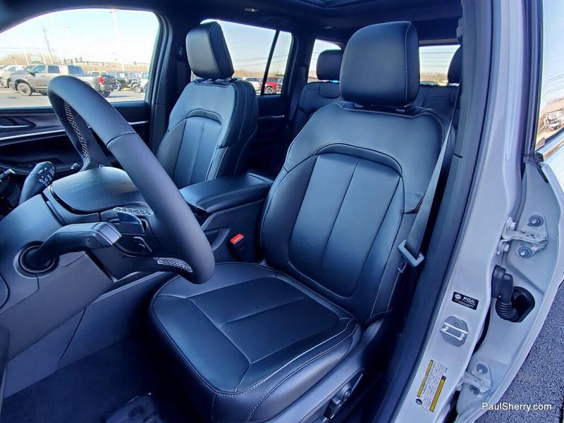 New 2026 Jeep Grand Cherokee Limited 4x4