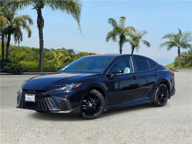 Used 2025 Toyota Camry SE (Natl)