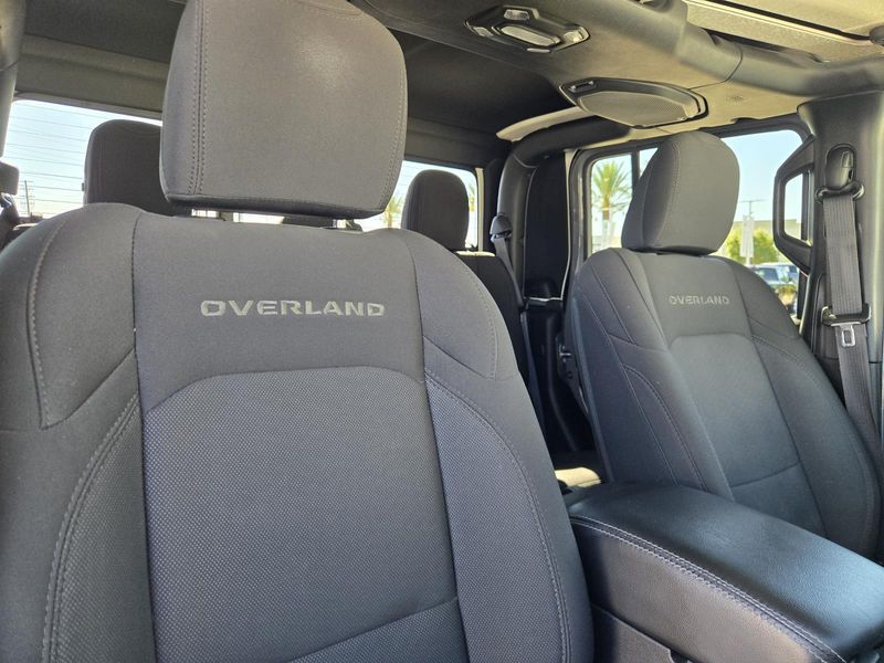 Used 2022 Jeep Gladiator Overland 4x4